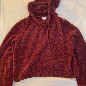 maroon hoodie (kinda cropped but not rlly)